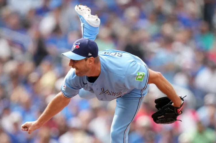 Justin Verlander is retiring. With a work stoppage on the horizon, how many others might join him?